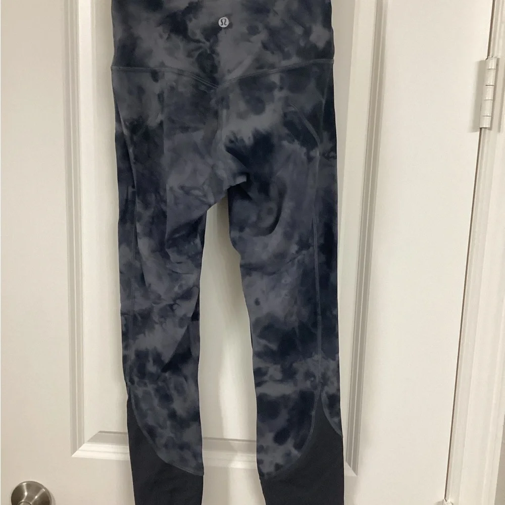Lululemon Athletica Black Tie-Dye Scalloped Leggings